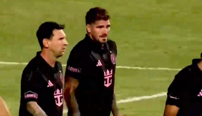 世界杯官方app下载入口-梅西点球破门!险1分钟两球,破门之后不庆祝,苏亚雷斯造点